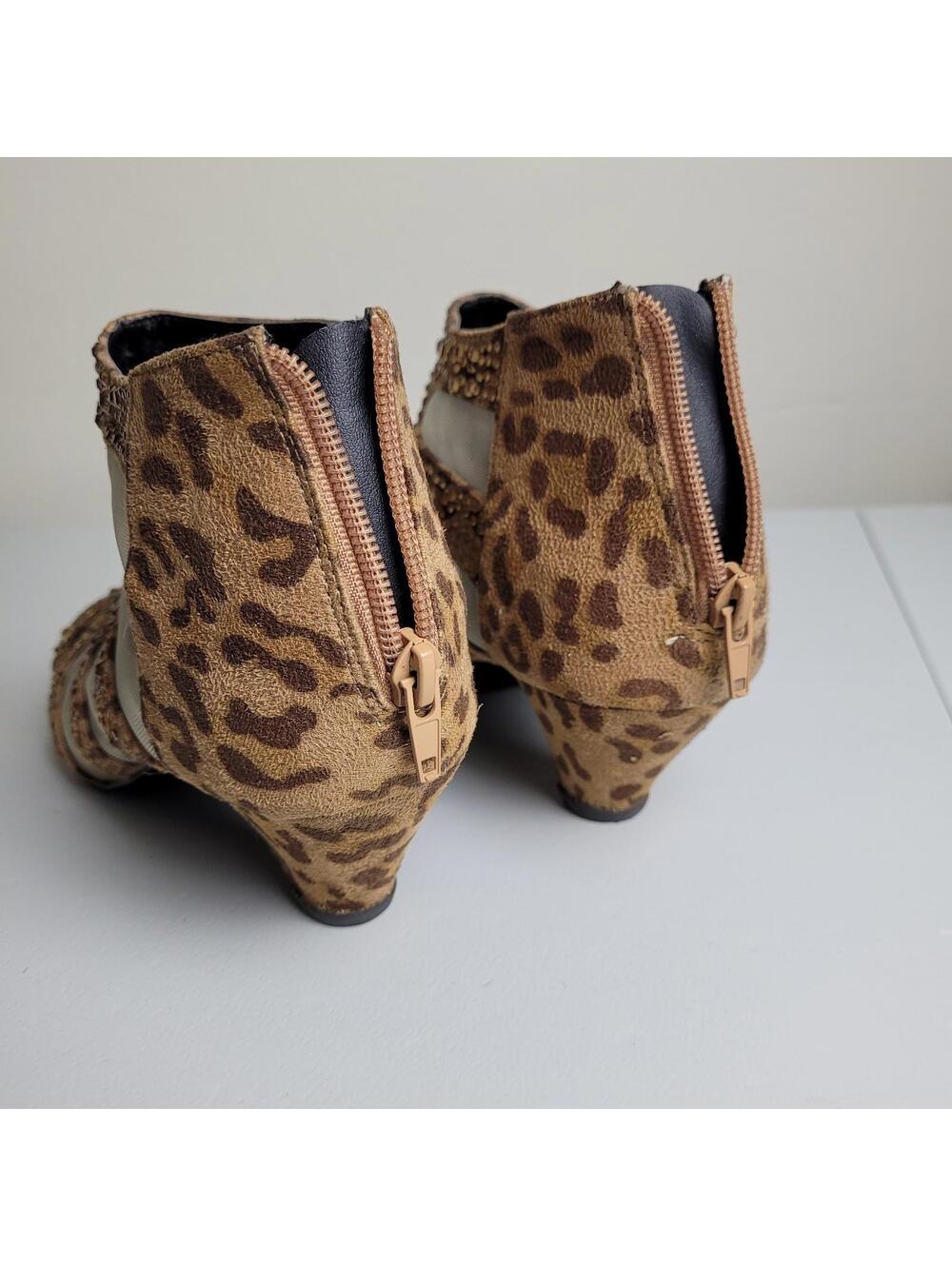 Joan Boyce Women's Strappy Mesh Boots Sz 10 Wide Shoes Rhinestones Leopard Heels - Picture 5 of 9